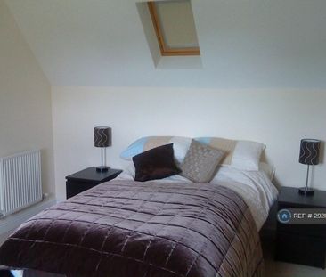 1 bedroom in a house share to rent - Photo 2