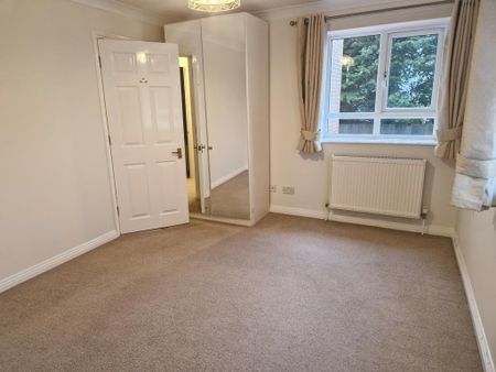 2 bedroom ground floor flat to rent - Photo 4