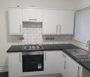 3 bedroom end of terrace house to rent - Photo 6