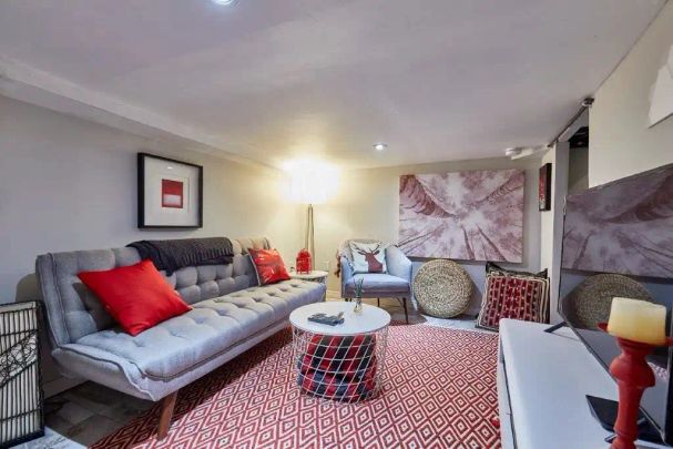 Queen West Toronto Furnished House Rental on Shaw Street - Chic 3 Bedroom, 2 Bathrooms with Private Yard and Stylish Decor - Photo 1