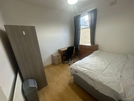 4 bedroom terraced house to rent - Photo 4