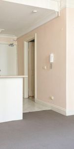 Loft-Style Apartment in Convenient Location &ast;&ast; Available 10&sol;05&sol;25 &ast;&ast; - Photo 4