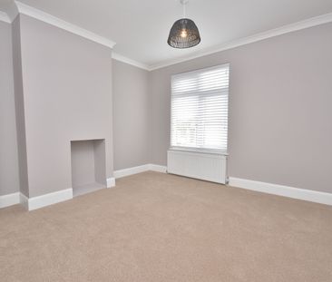 2 bedroom mid terraced house to rent, - Photo 3