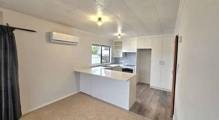 Inglewood - 3 Bedrooms - Photo 3