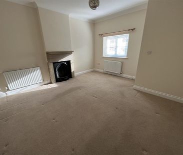 2 bedroom semi-detached bungalow to rent - Photo 2