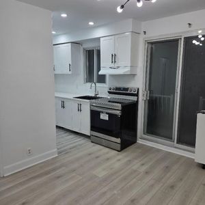 À louer : 4 ½ rénové à Ahuntsic, près du métro Sauvé - Photo 2