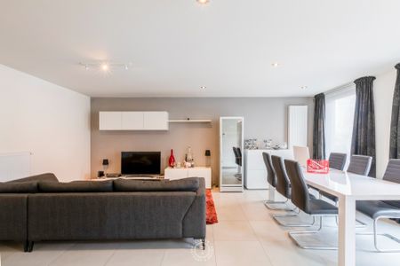 Centraal gelegen 2 slaapkamer appartement - Photo 4