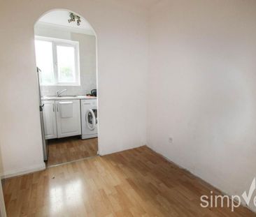 1 bedroom ground floor flat to rent - Photo 5
