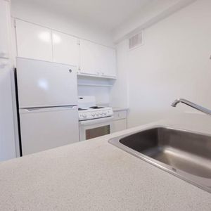 Studio - Westmount - $1,300 /mo - Photo 2