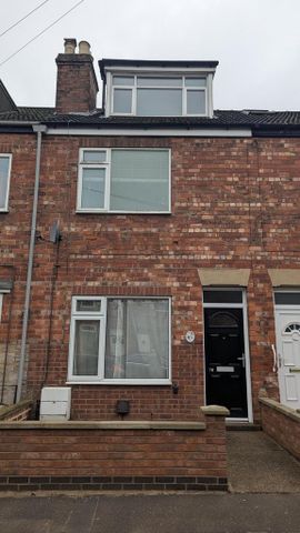 3 bedroom terraced house to rent - Photo 3
