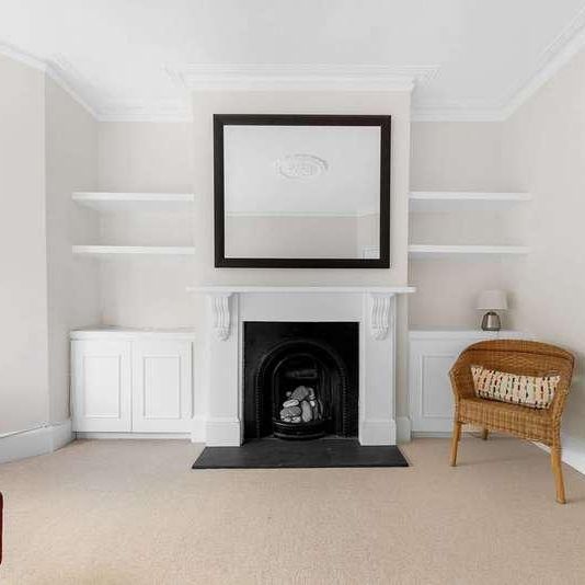 Warriner Gardens, Battersea, SW11 - Photo 1