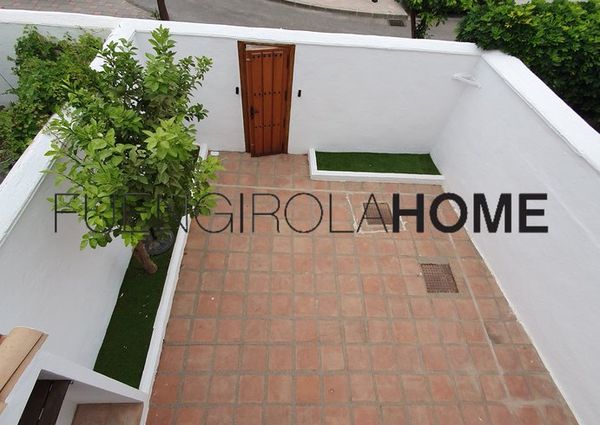 Ref 19790 – **LONG TERM RENTAL** -Great opportunity to live in the best urbanization in Fuengirola: PUEBLO LOPEZ