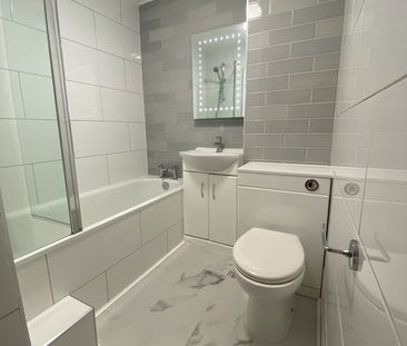 2 Bed Flat, Leamington Park, W3 - Photo 6