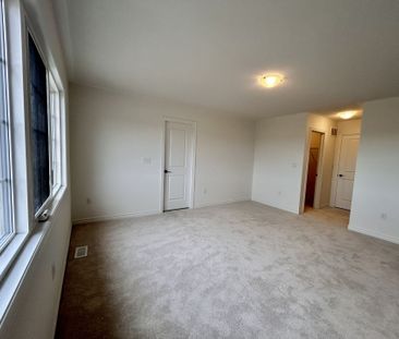 For Lease - 8 Bridgeland Drive, Whitby, Ontario - Photo 1