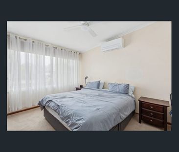 Modern Living in Para Vista – 3-Bed Home with Large Backyard - Photo 5