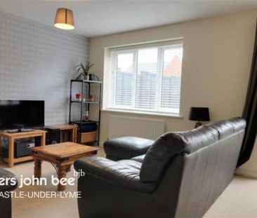 4 bedroom semi-detached house to rent - Photo 1