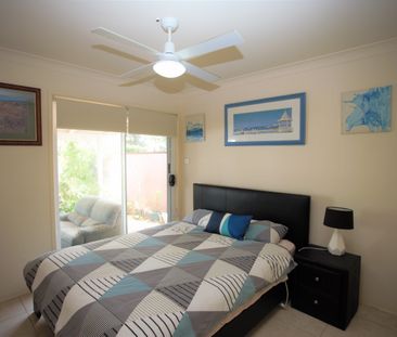 Fully furnished waterfront home in Bundabah for rent - Photo 2