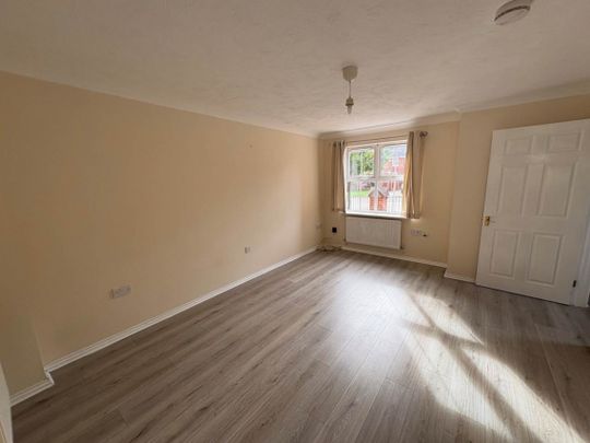 Weston Village, Weston-super-Mare, North Somerset - Photo 1