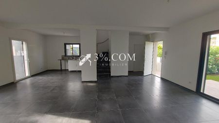 3%;COM : MARSEILLE 13012 CAILLOLS LOCATION VILLA T4 DE 112 M2 - Photo 2