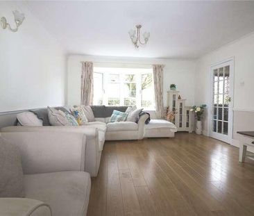 Collins Way, Eastwood, Leigh On Sea, Essex, SS9 - Photo 3