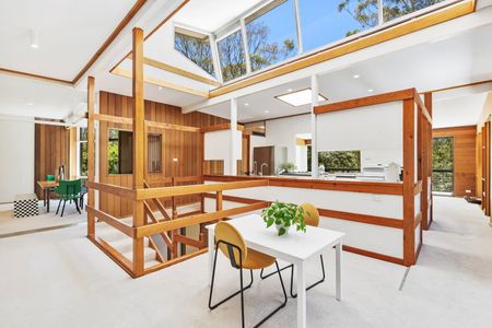 A Rare Mid-Century Treasure - Where Timeless Design Meets Tranquil Living - Photo 2