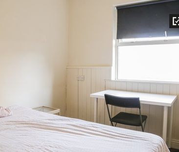 Nice room to rent in 7-bedroom flat in Stoneybatter, Dublin - Photo 4