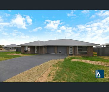 2/15 Elm Street, Gunnedah, NSW 2380 - Photo 2