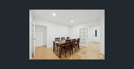 4 BEDROOM HOUSE - Photo 4
