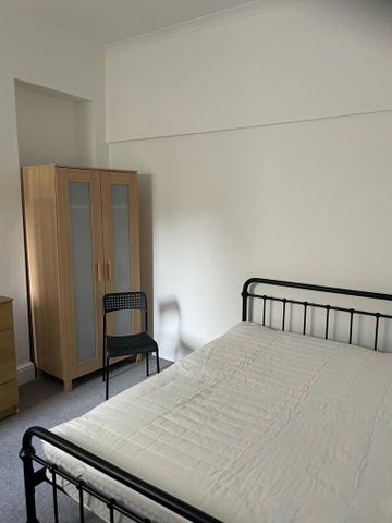 6 bedroom terraced house to rent - Photo 5