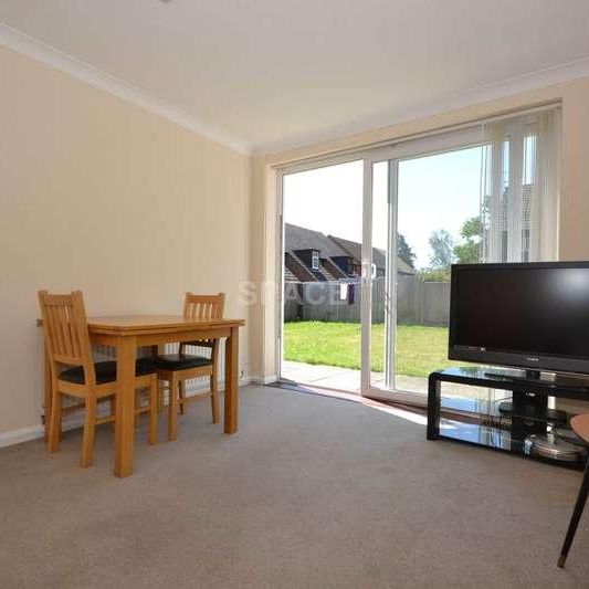 Courts Road, Reading, RG6 - Photo 1