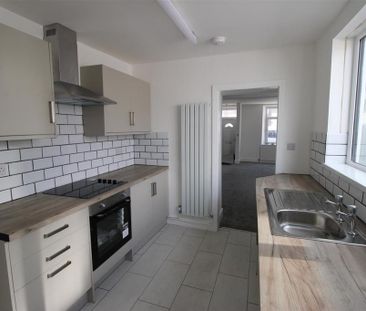 3 bedroom terraced house to rent - Photo 4
