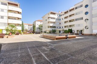 Rental Apartment 3 bedrooms Lumiar Lisboa - condominium, air conditioning, kitchen, balcony, store room, parking lot, playground - Photo 3