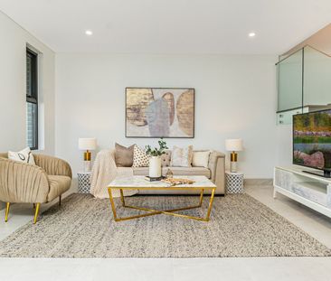 Stylish & Spacious 5-Bedroom Duplex for Rent - Prime Greystanes Loc... - Photo 1