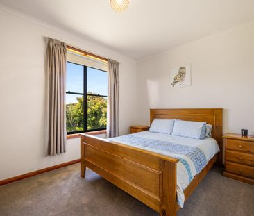 SPACIOUS 3 BEDROOM HOME - Photo 4