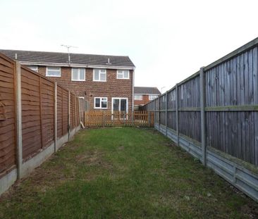 2 bedroom end of terrace house to rent - Photo 2