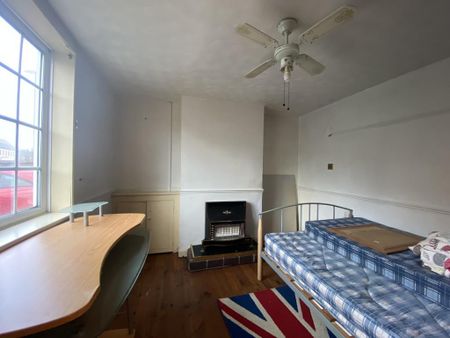 3 bedroom terraced house to rent - Photo 2