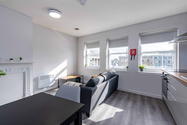 27a Long Row, NG12 - Photo 1