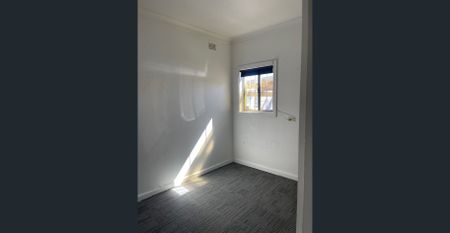 Conveniently Located - *Access via 45 Renwick St Carpark* - Photo 4