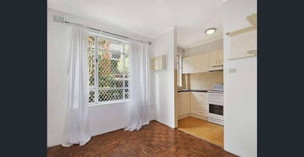 Comfortable accommodation located near Top Ryde City Shopping centre - Photo 1