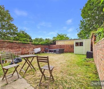 St. Helens Court, Wokingham Road, Reading, Berkshire, RG6 - Photo 6