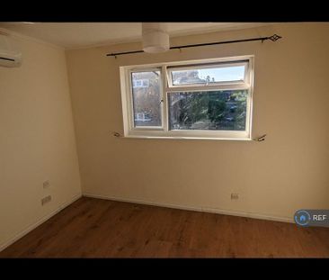 2 bedroom end of terrace house to rent - Photo 3