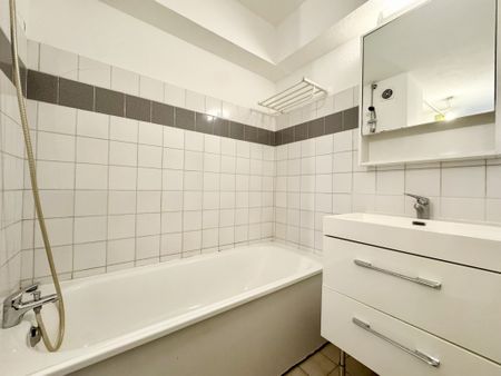 NIMES / ROUTE DE SAUVE - T1 - Photo 5