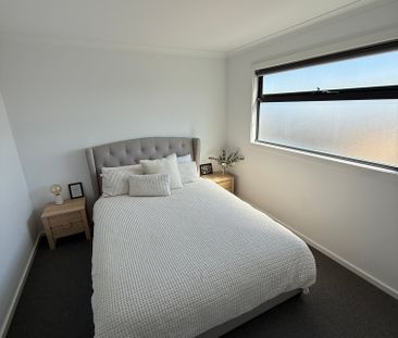 Cranbourne North - Photo 3