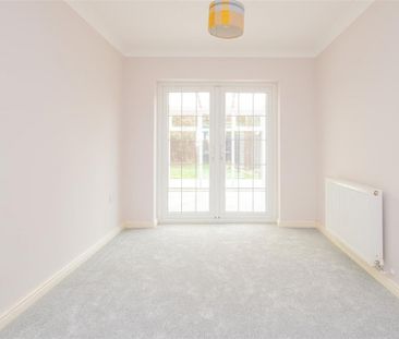 4 bed House - Detached To Let - Photo 4