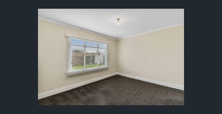 Family Home in Brighton - Photo 3