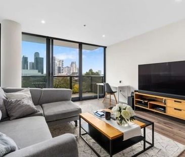 Spacious 2 bedroom – FULLY FURNISHED! - Photo 2