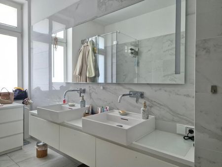 Altbaujuwel auf der Gugl! 143 m² WNFL + 16 m² Balkon, 4 Zimmer, generalsaniert, Küche möbliert! - Photo 5