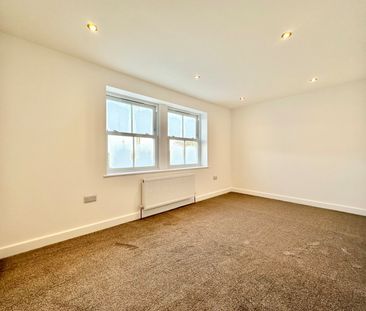 4 bedroom detached house to rent - Photo 3