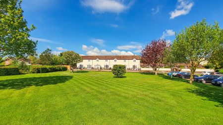 River Court, Crouchfield, Chapmore End, Ware - Photo 2