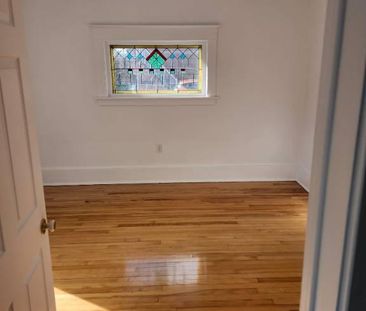 Beau 3 1/2 bien éclairé! - Photo 3